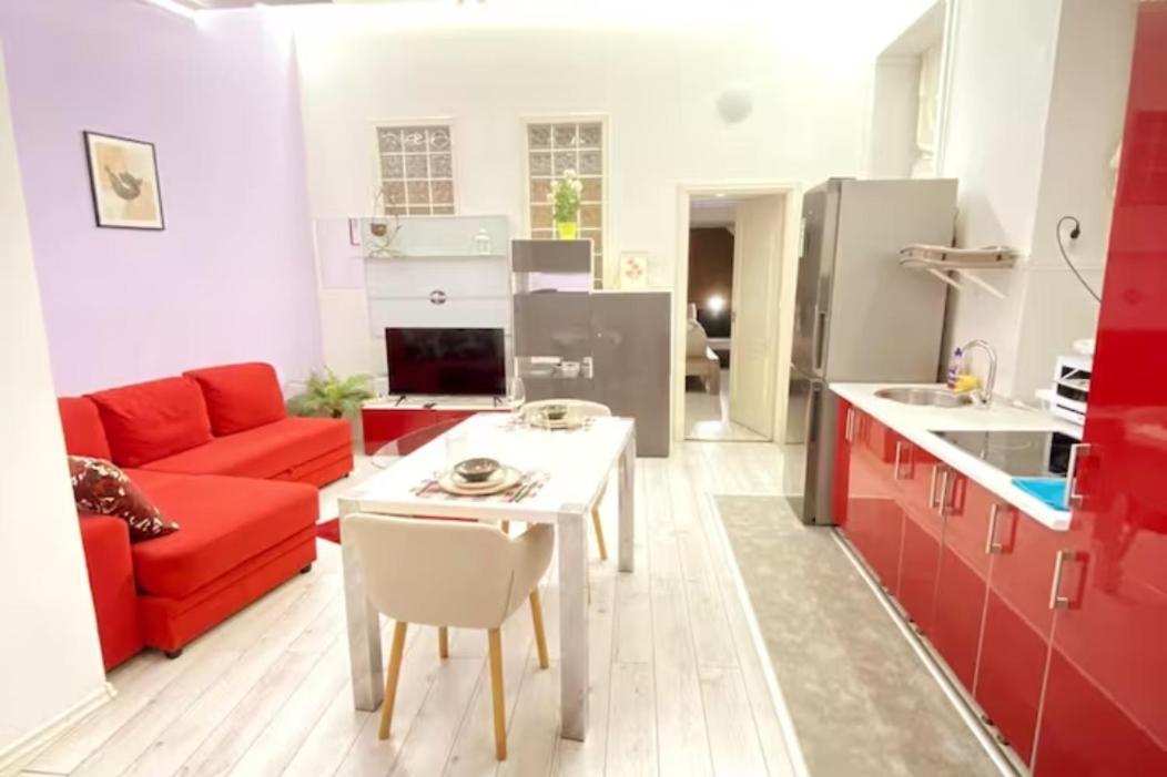 Yes, Yes! Lovely Apartment Good Amenities Budapest Center Exteriör bild