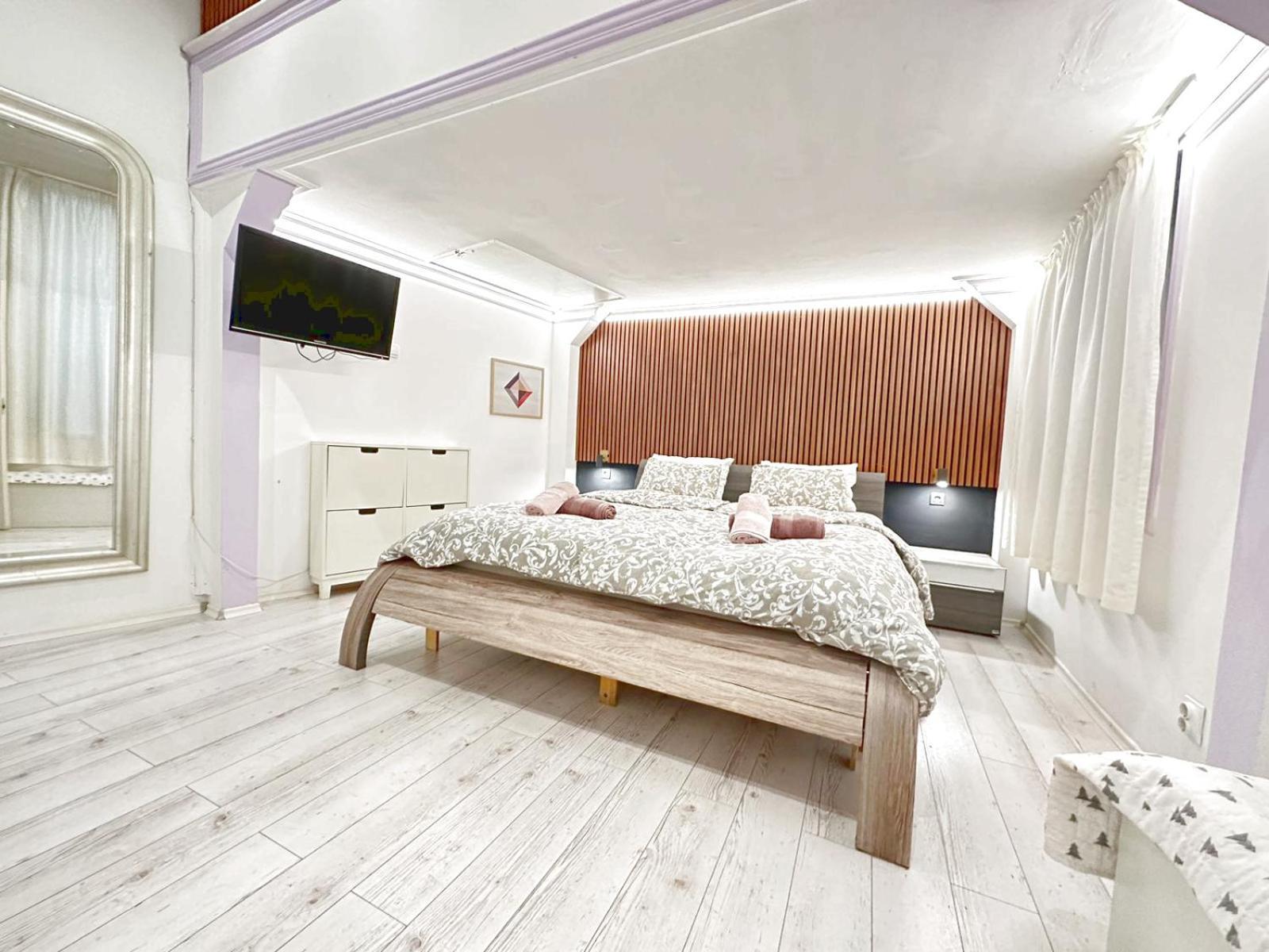 Yes, Yes! Lovely Apartment Good Amenities Budapest Center Exteriör bild