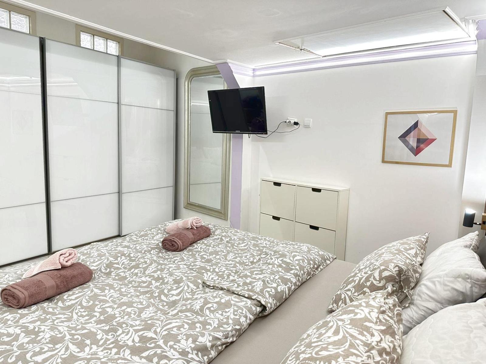 Yes, Yes! Lovely Apartment Good Amenities Budapest Center Exteriör bild