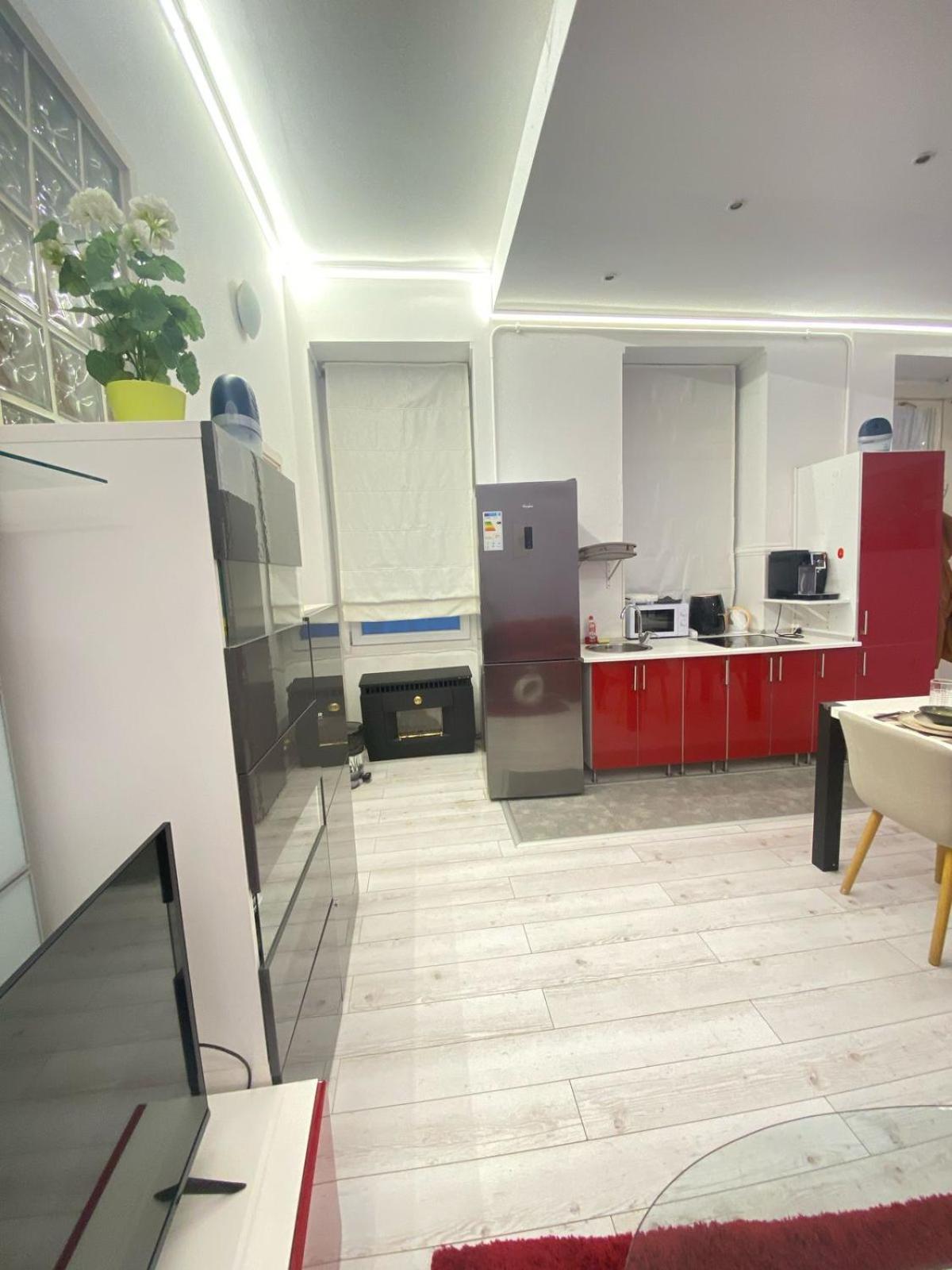 Yes, Yes! Lovely Apartment Good Amenities Budapest Center Exteriör bild