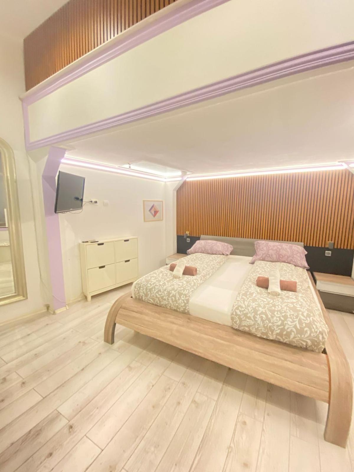 Yes, Yes! Lovely Apartment Good Amenities Budapest Center Exteriör bild