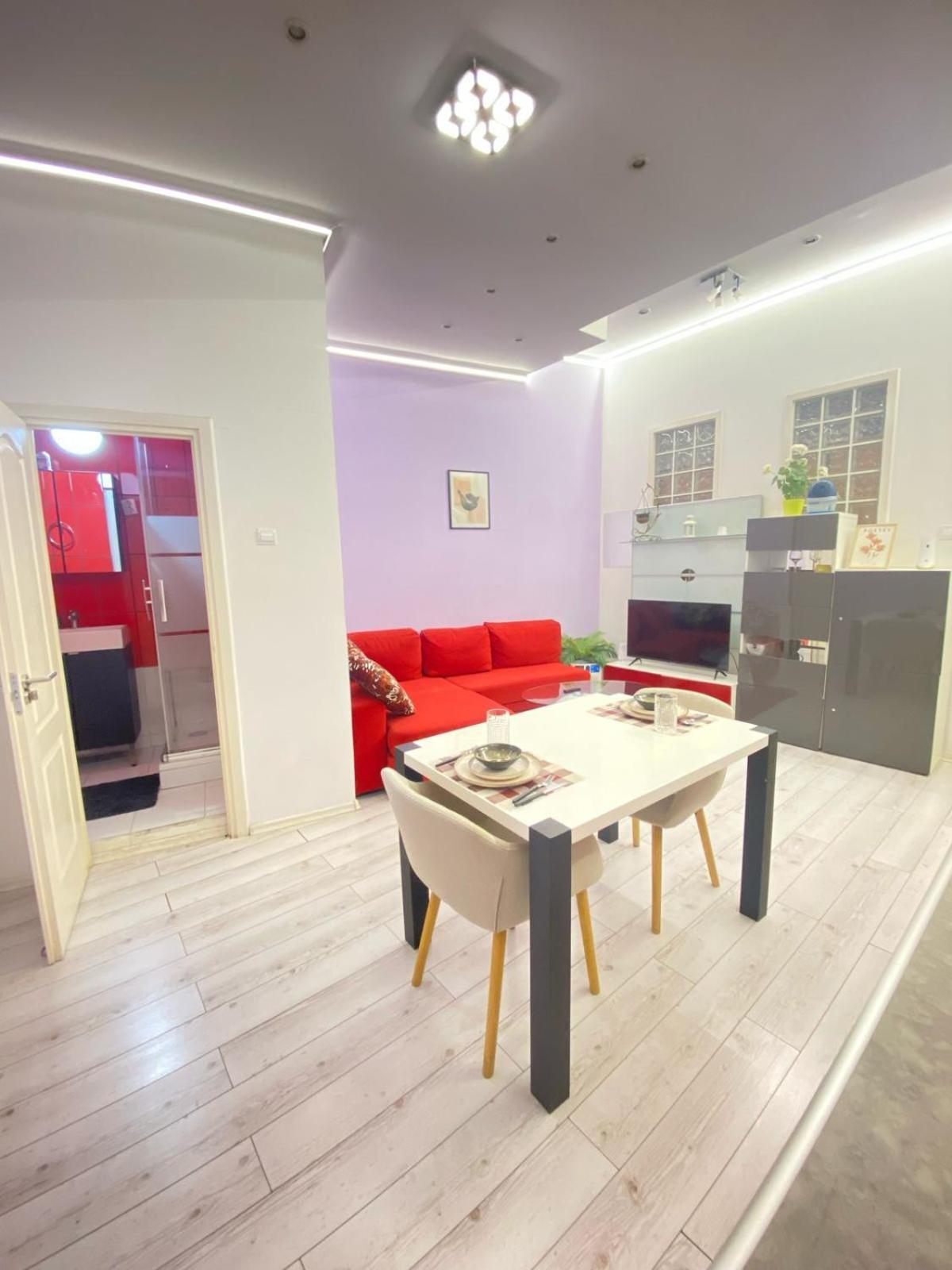 Yes, Yes! Lovely Apartment Good Amenities Budapest Center Exteriör bild